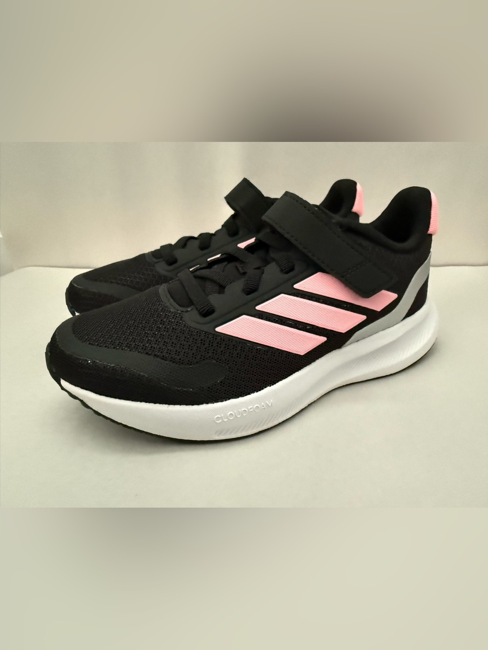 NEW - Adidas Runfalcon 5 Kids Sneakers in Black and Pink Size Kids 1